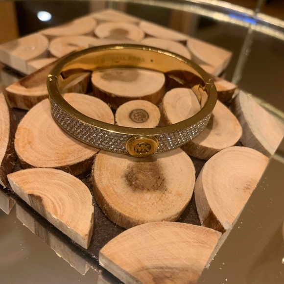 Michael Kors Logo Crystal Bangle bracelet - Picture 3 of 7